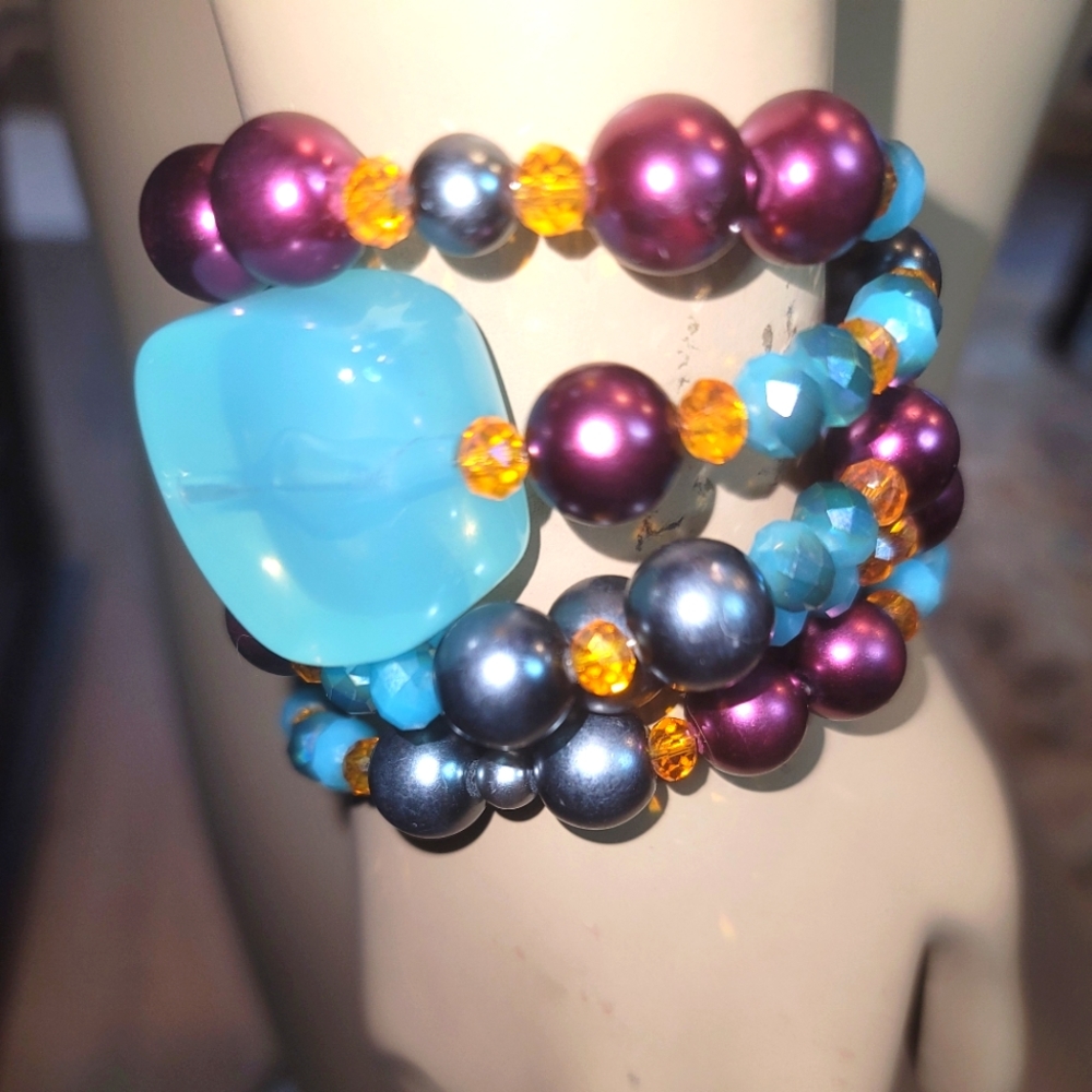 Nolah Elan Les Spirile Serpentine stretchable Murano Bracelet